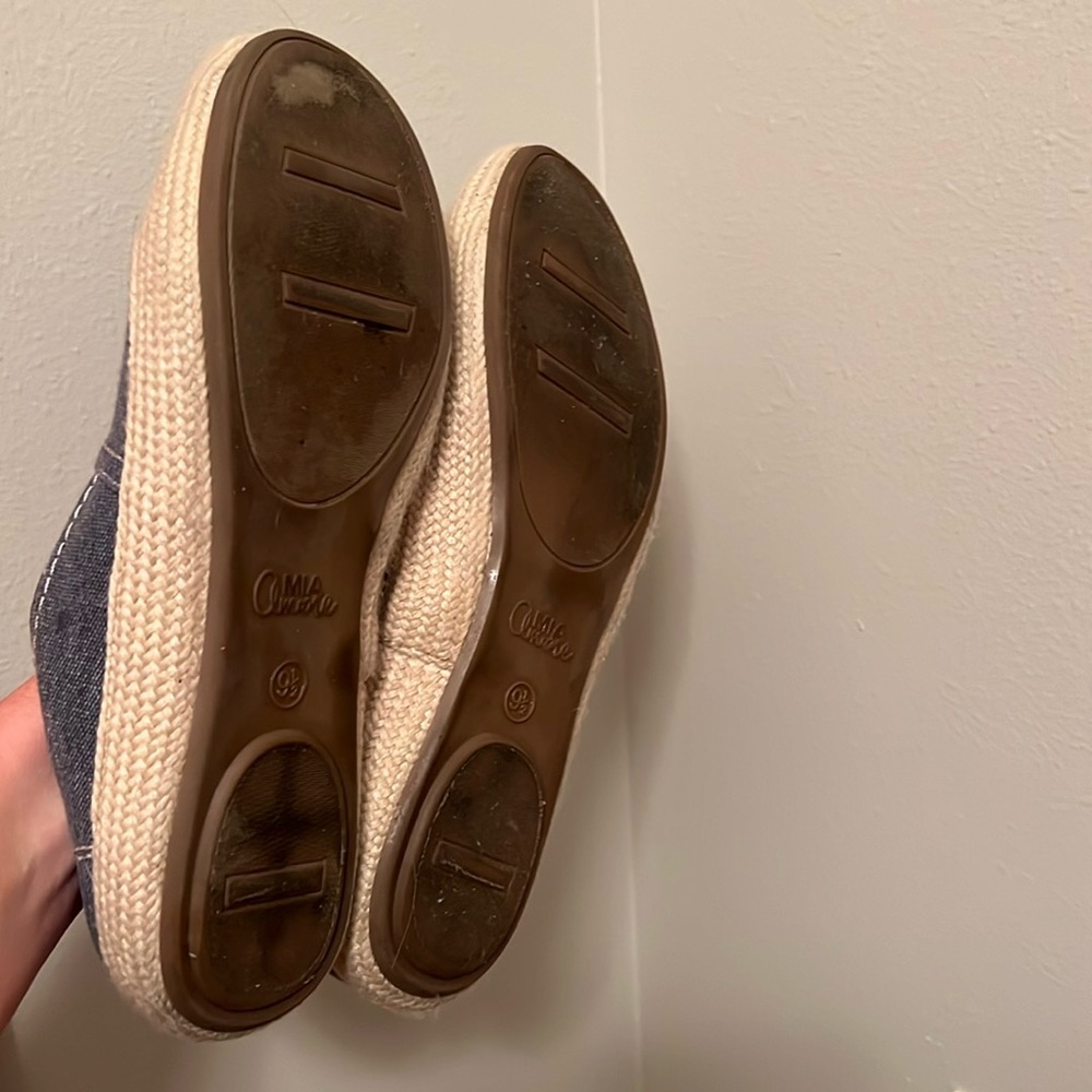 Mia Amore Memory Foam Flats - Picture 7 of 7